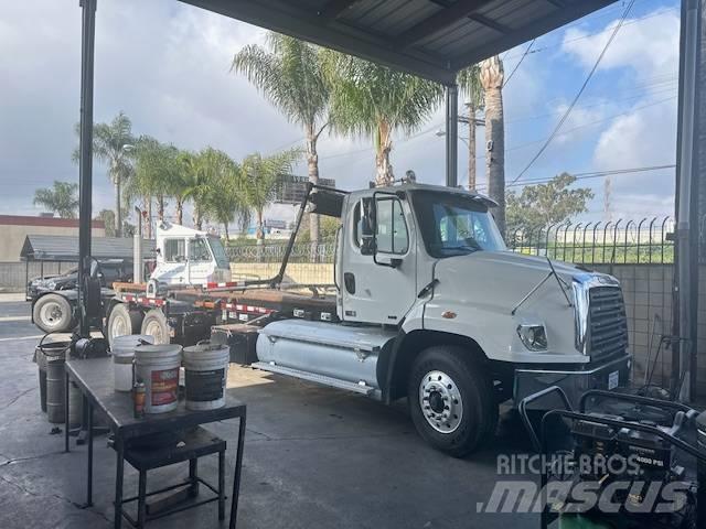 Freightliner 114SD Ciężarówki z wymienną zabudową