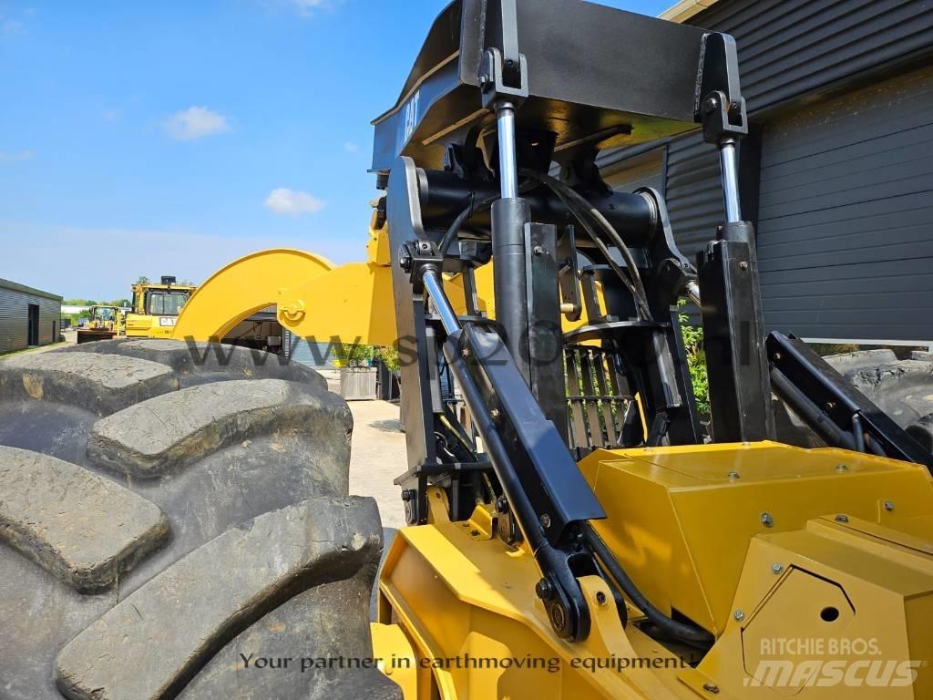 CAT 545 C Skidery