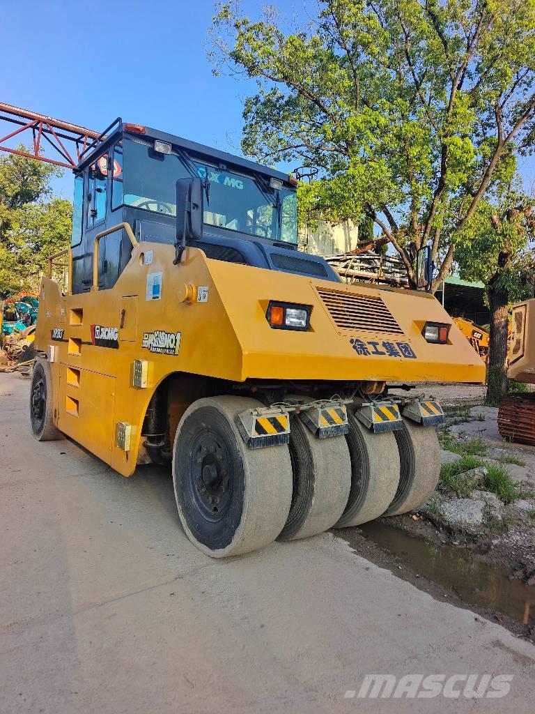 XCMG XP 263 Walce ogumione