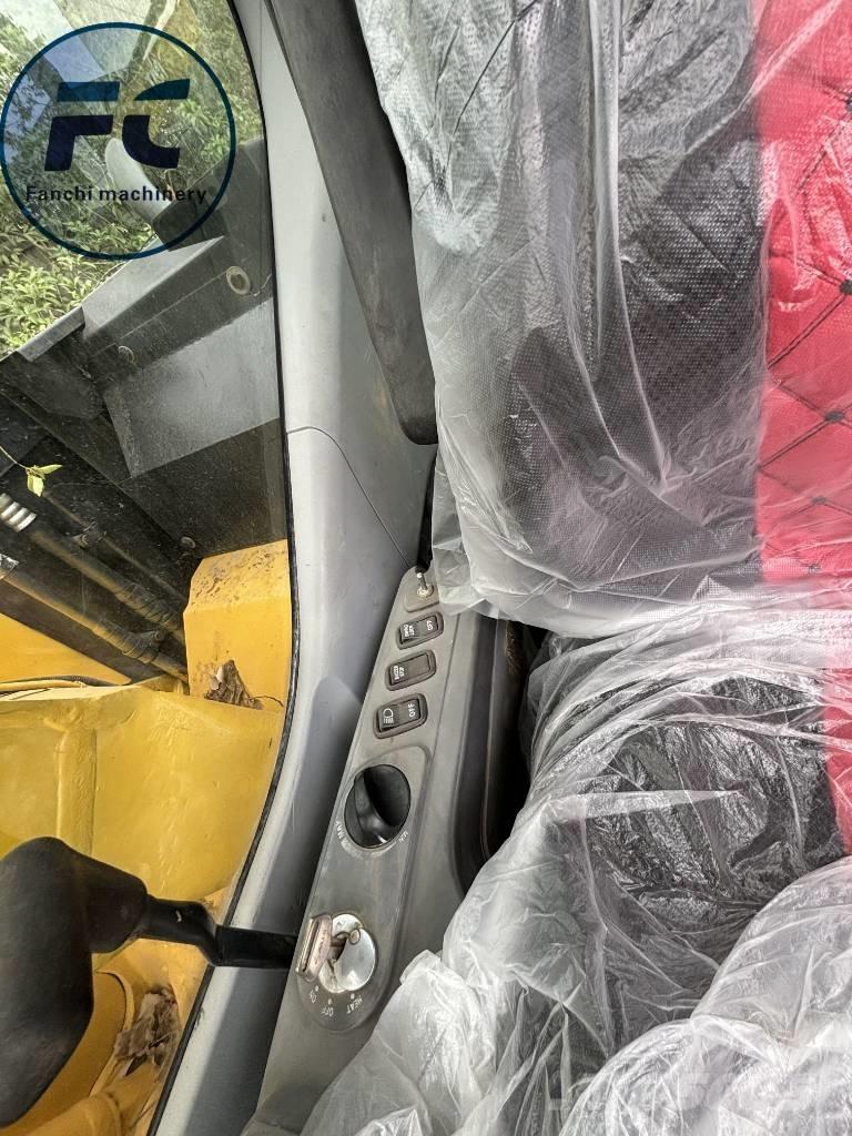 Komatsu 128 Koparki gąsienicowe