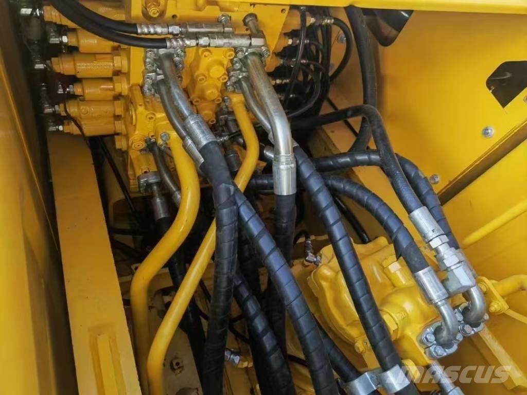 Komatsu 200-8 Koparki gąsienicowe