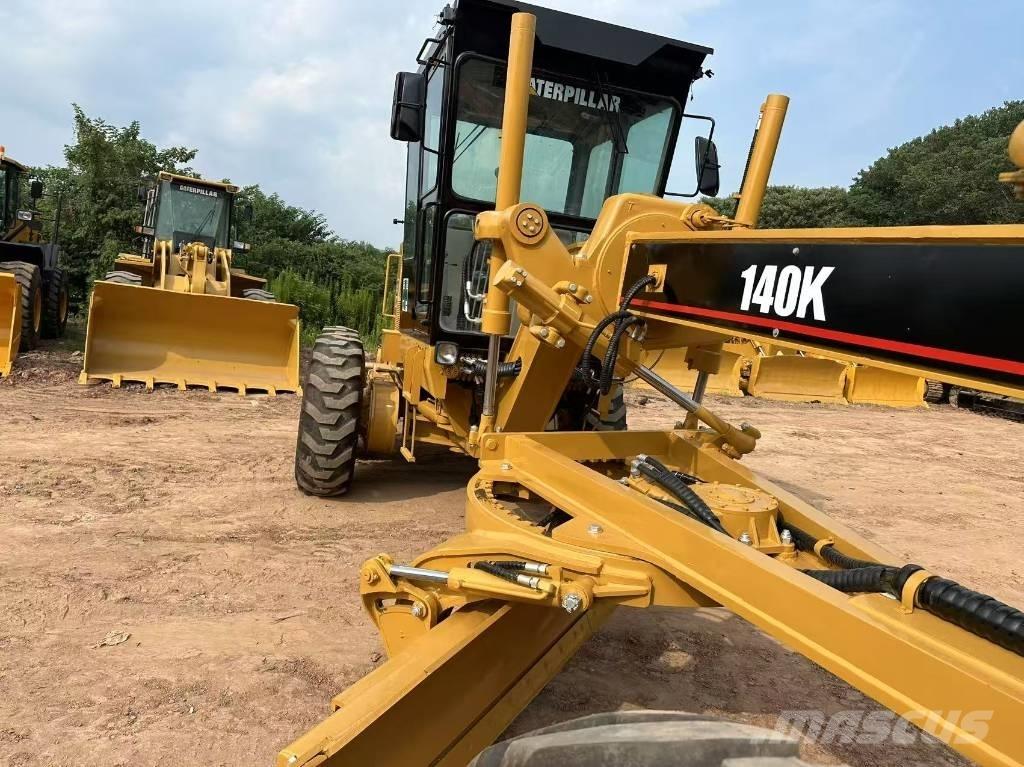 CAT 140 K Równiarki