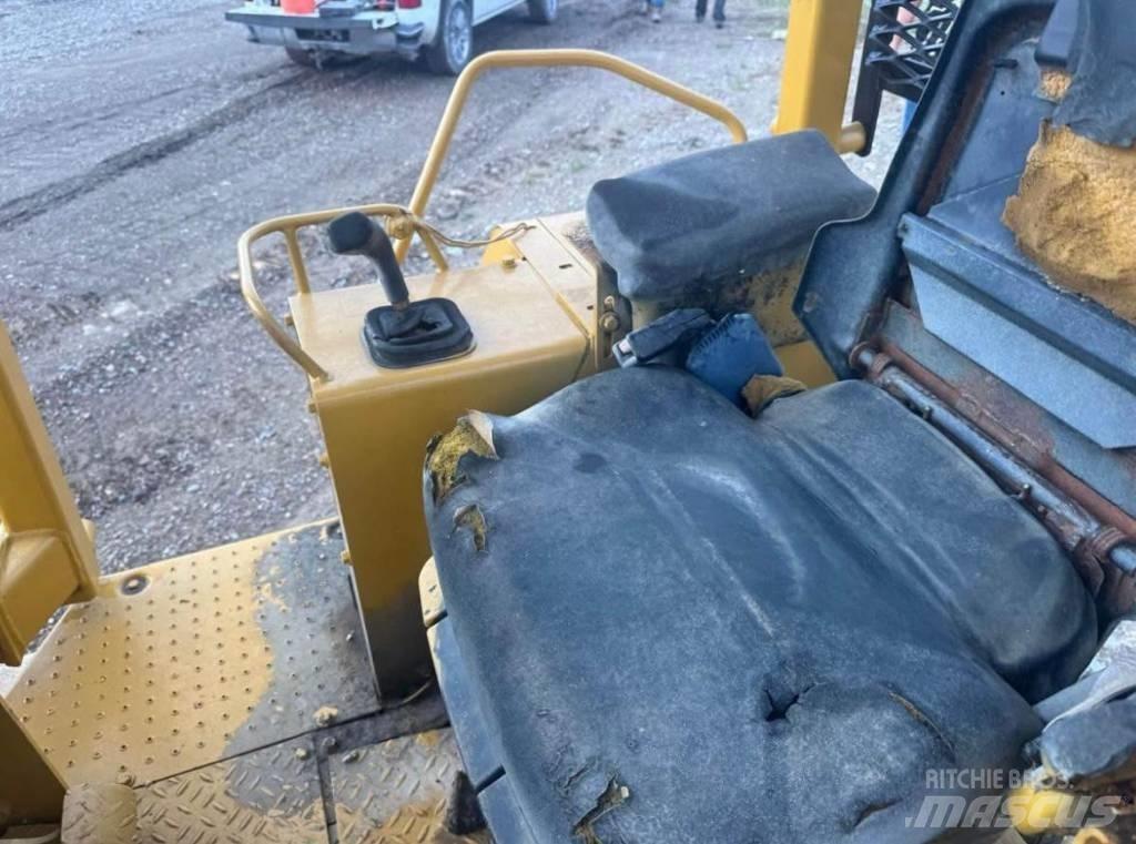 CAT D4C3 Spycharki gąsienicowe