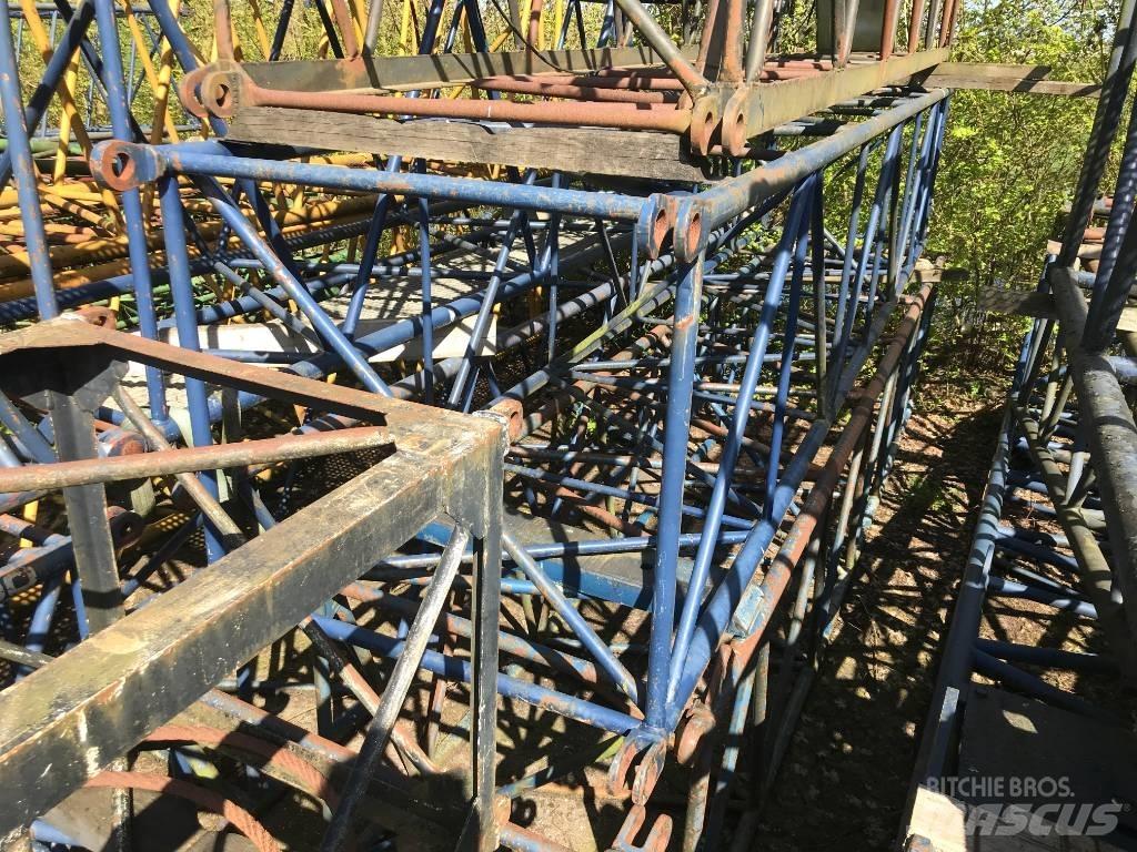  Several boom parts Części do dźwigów oraz wyposażenie