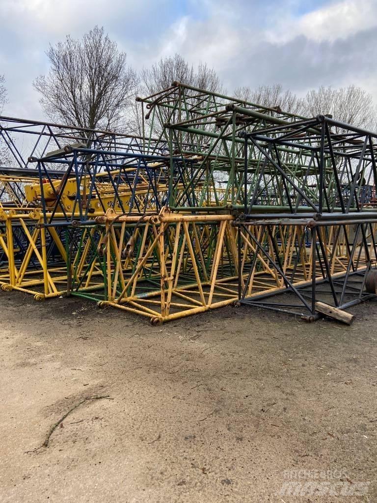  Several boom parts Części do dźwigów oraz wyposażenie