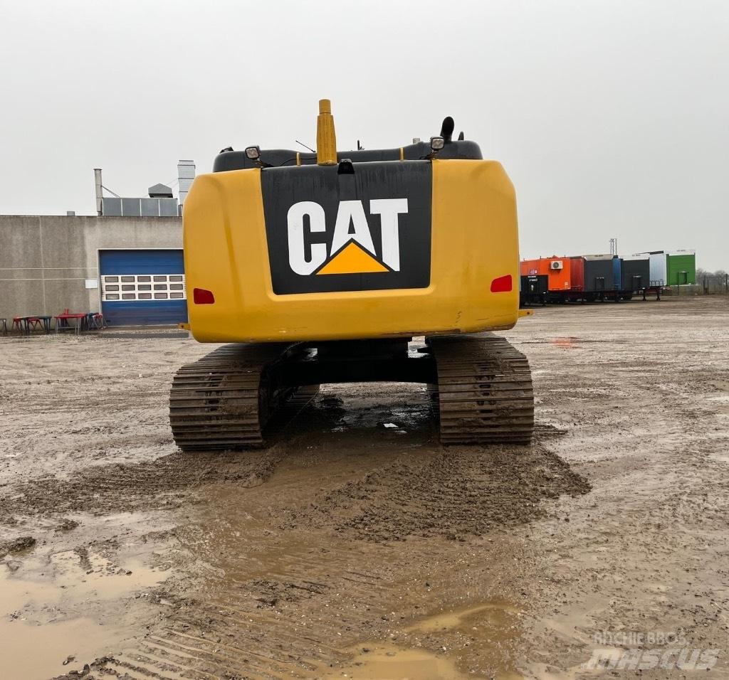 CAT 323 F L Koparki gąsienicowe