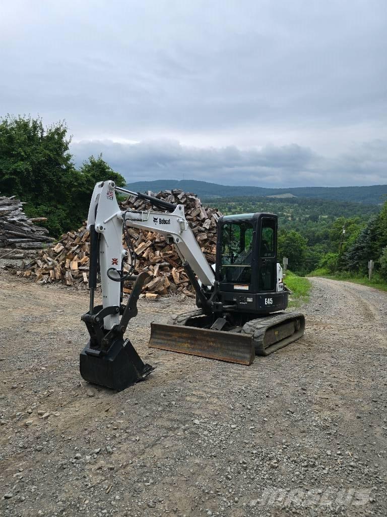 Bobcat E45 Minikoparki