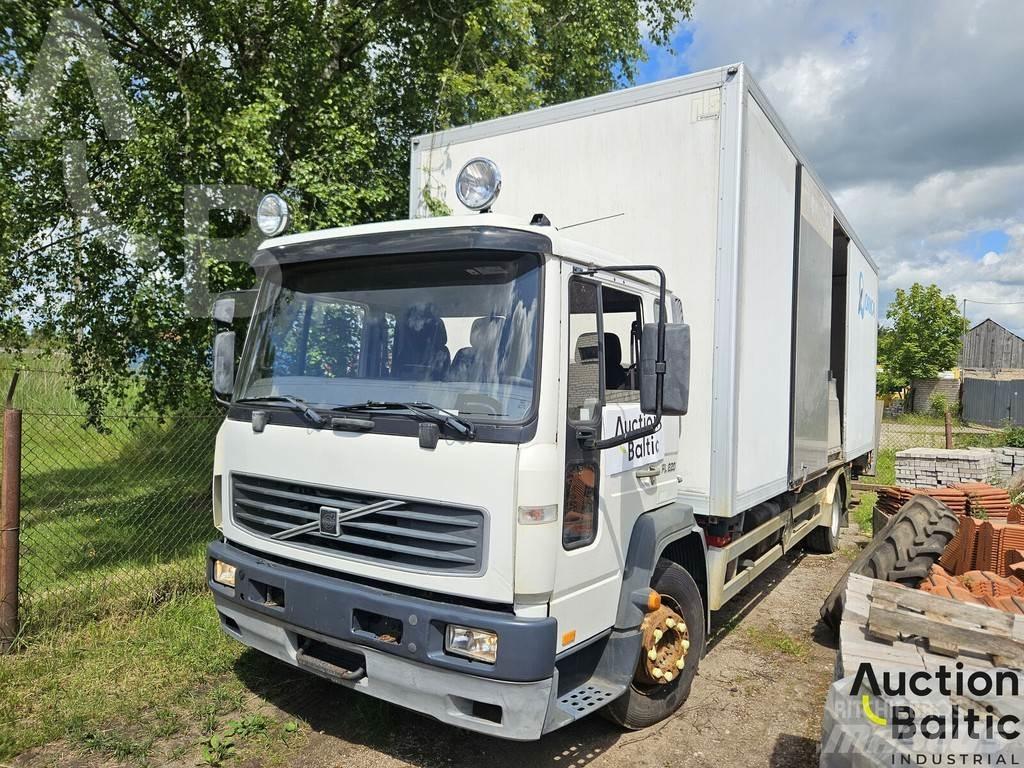 Volvo FL615 Samochody ciężarowe ze skrzynią zamkniętą
