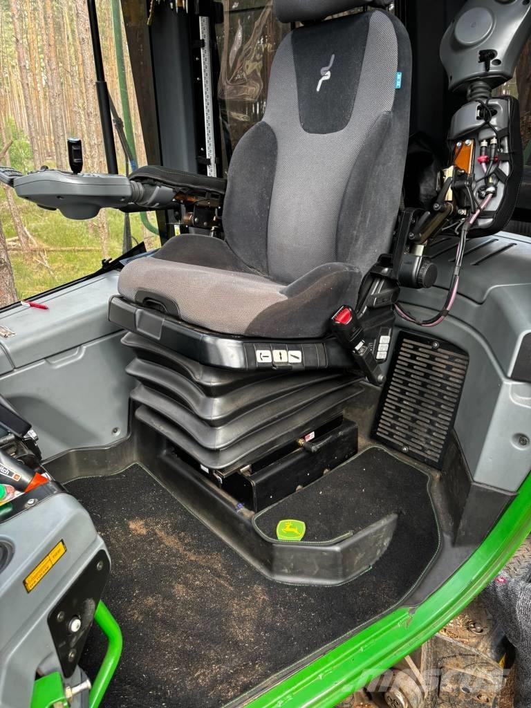 John Deere 1170 E Harwestery