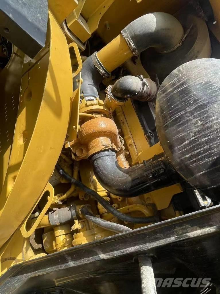 CAT 966 Koparki kołowe