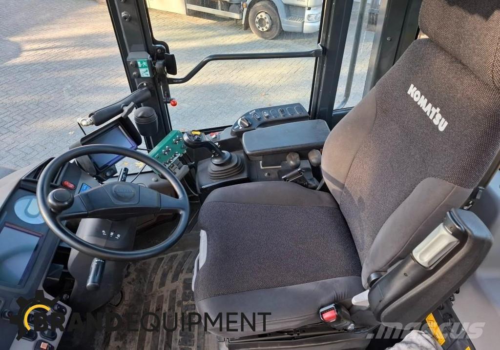 Komatsu WA270-7 Ładowarki kołowe