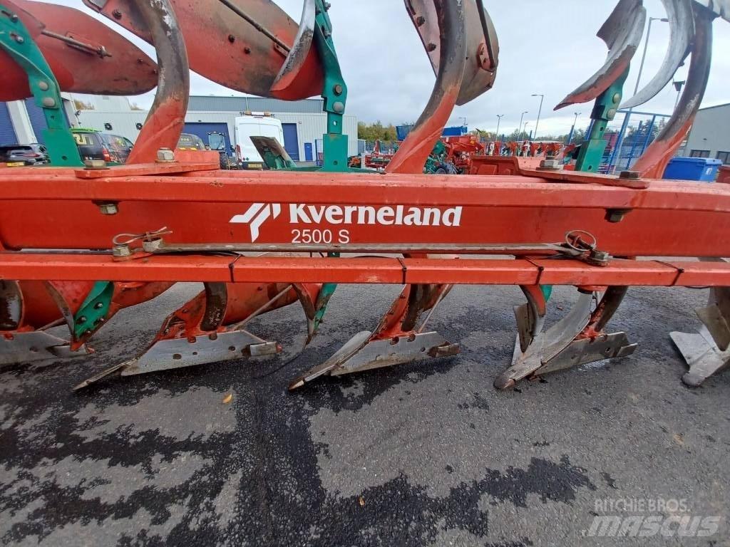 Kverneland 2500S Pługi