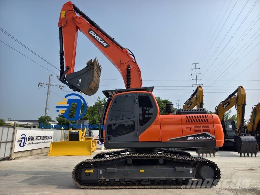 Doosan DX 225 LCA Koparki gąsienicowe