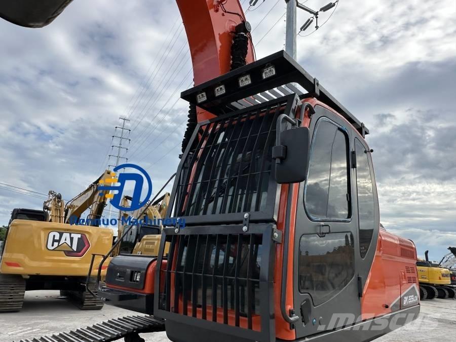 Doosan DX 225 LCA Koparki gąsienicowe