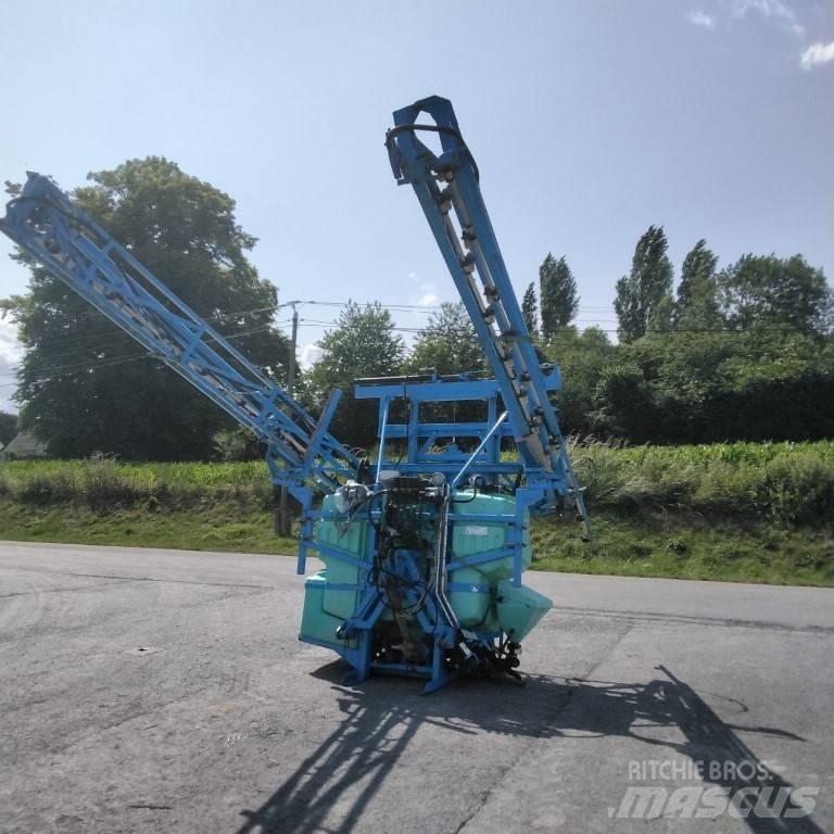 Berthoud FOR10RS21 Zamontowane opryskiwacze