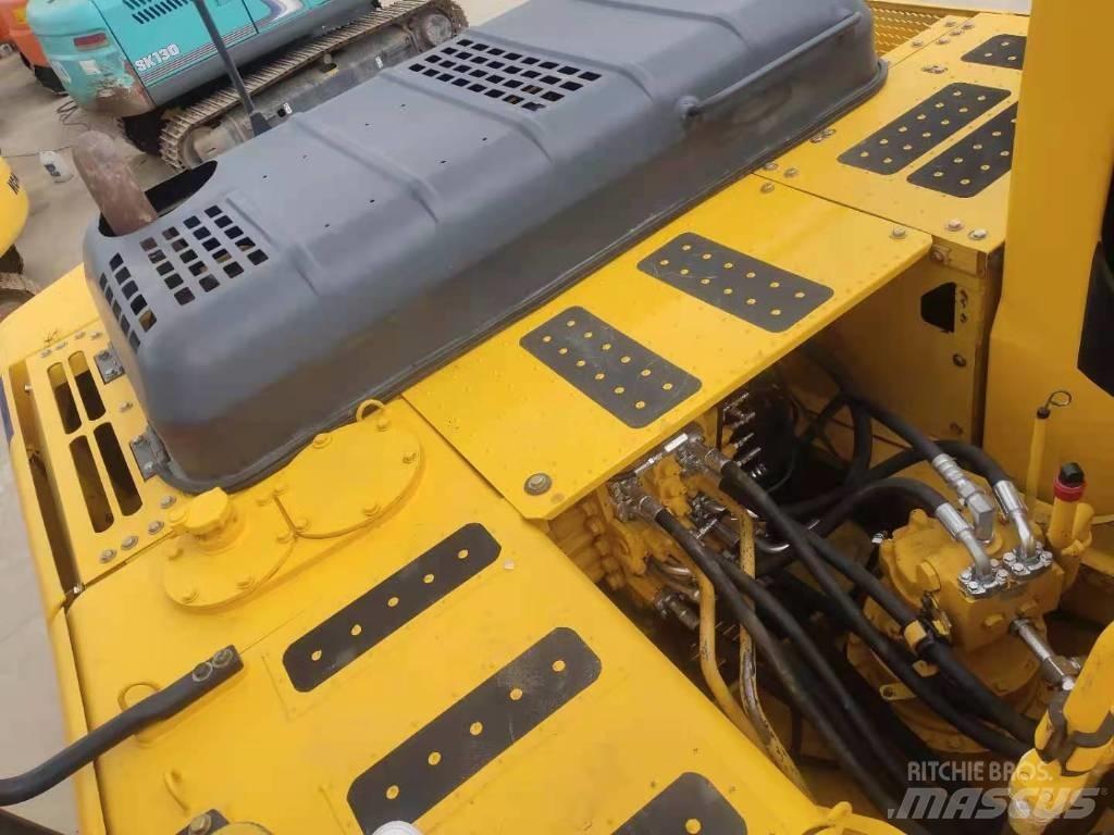 Komatsu 220-8 Koparki gąsienicowe