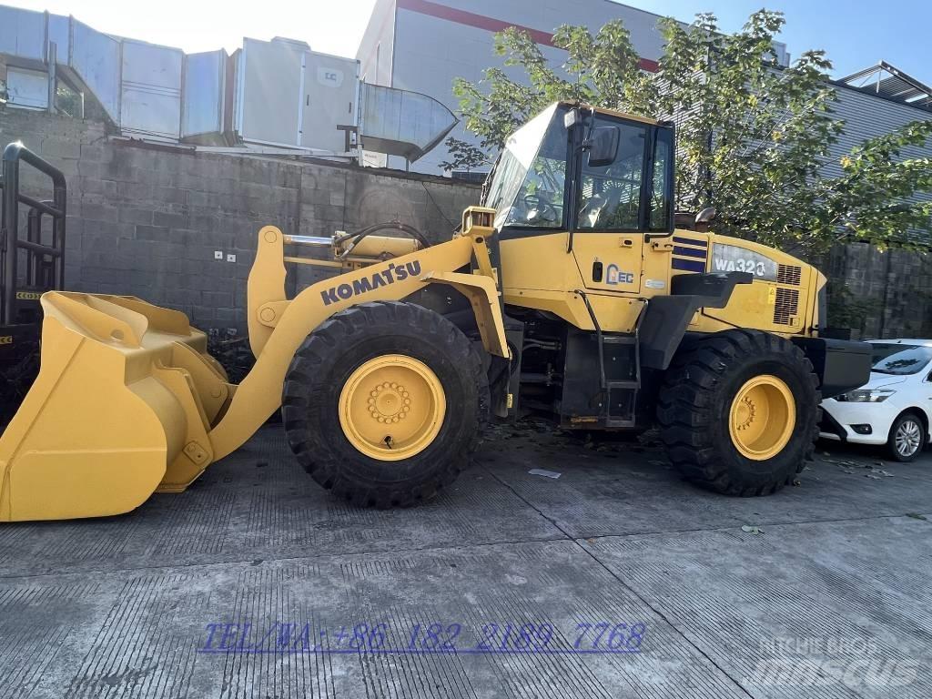 Komatsu WA320 Ładowarki kołowe