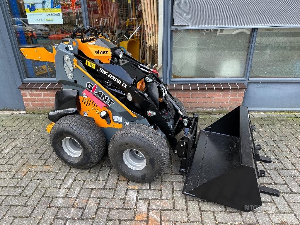 GiANT SK252D Ładowarki wielofunkcyjne