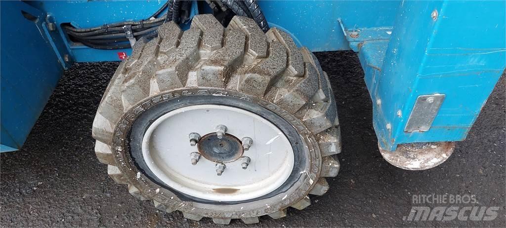  CX15, 4x4 Podnośniki nożycowe