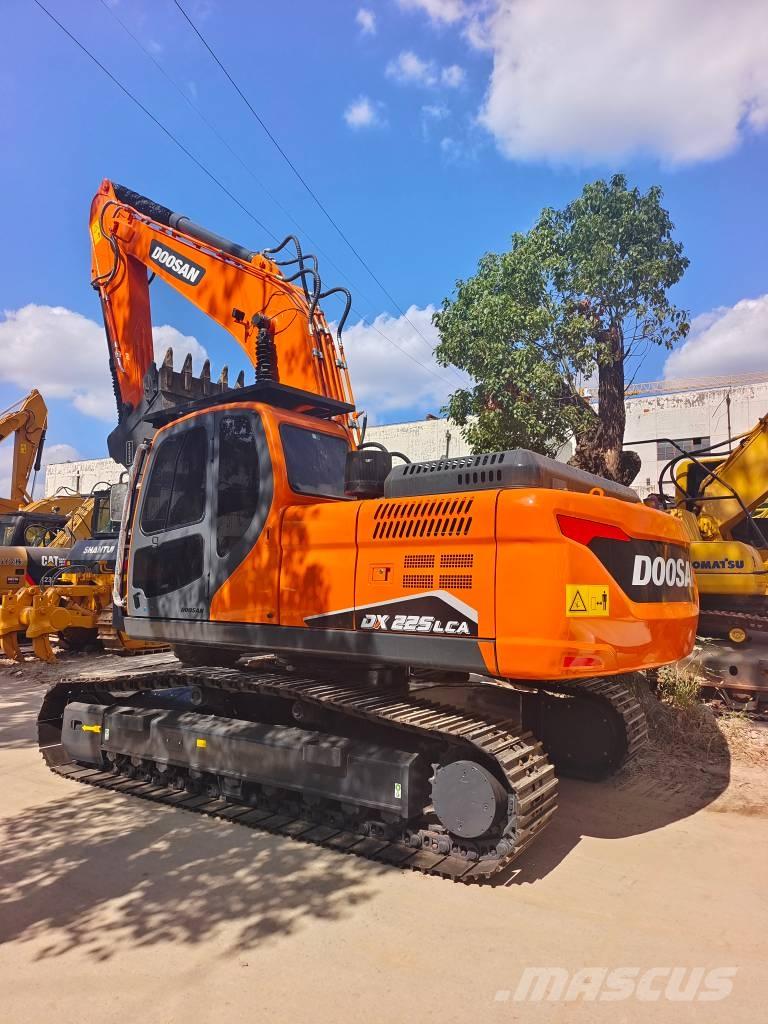 Doosan DX 225 LCA Koparki gąsienicowe
