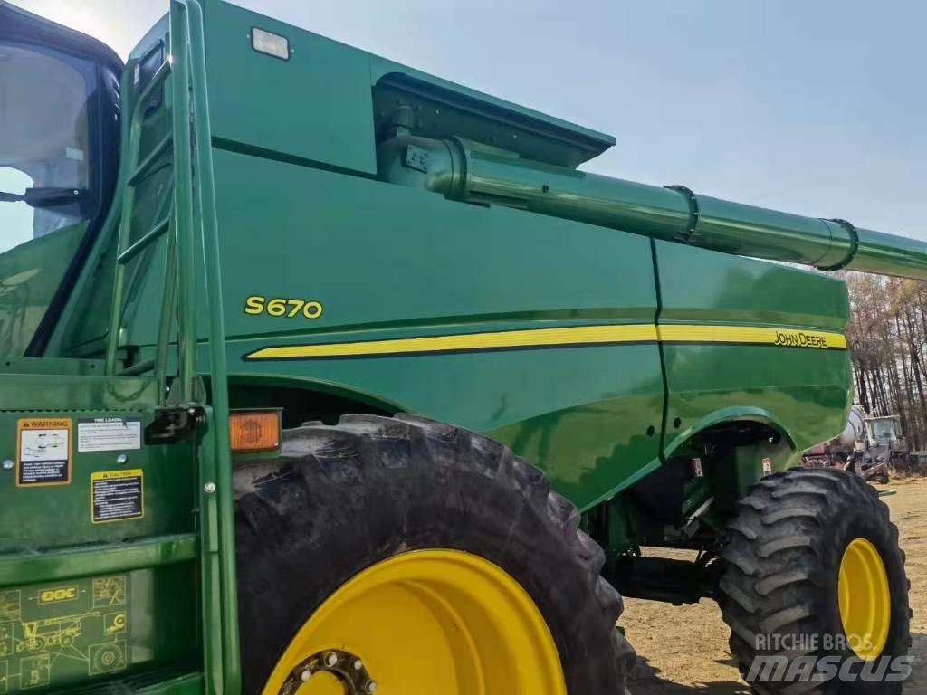John Deere S670 Kombajny zbożowe