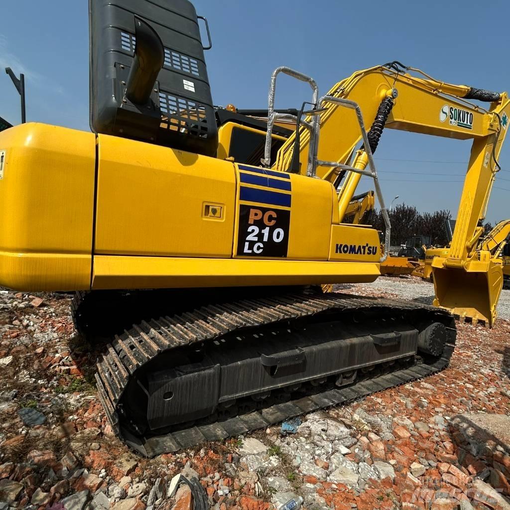 Komatsu 210-8 Koparki gąsienicowe