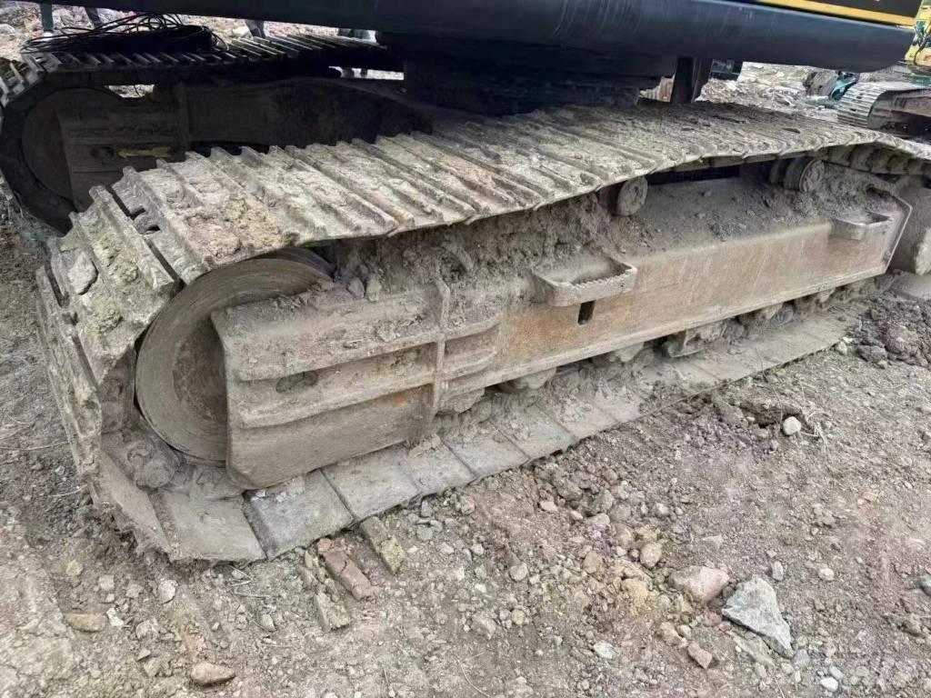 Sany SY 215 Koparki gąsienicowe