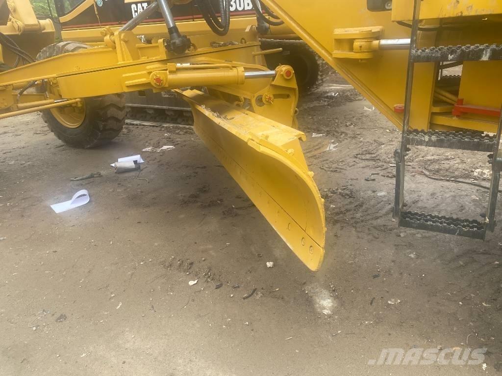 CAT 120 H Równiarki