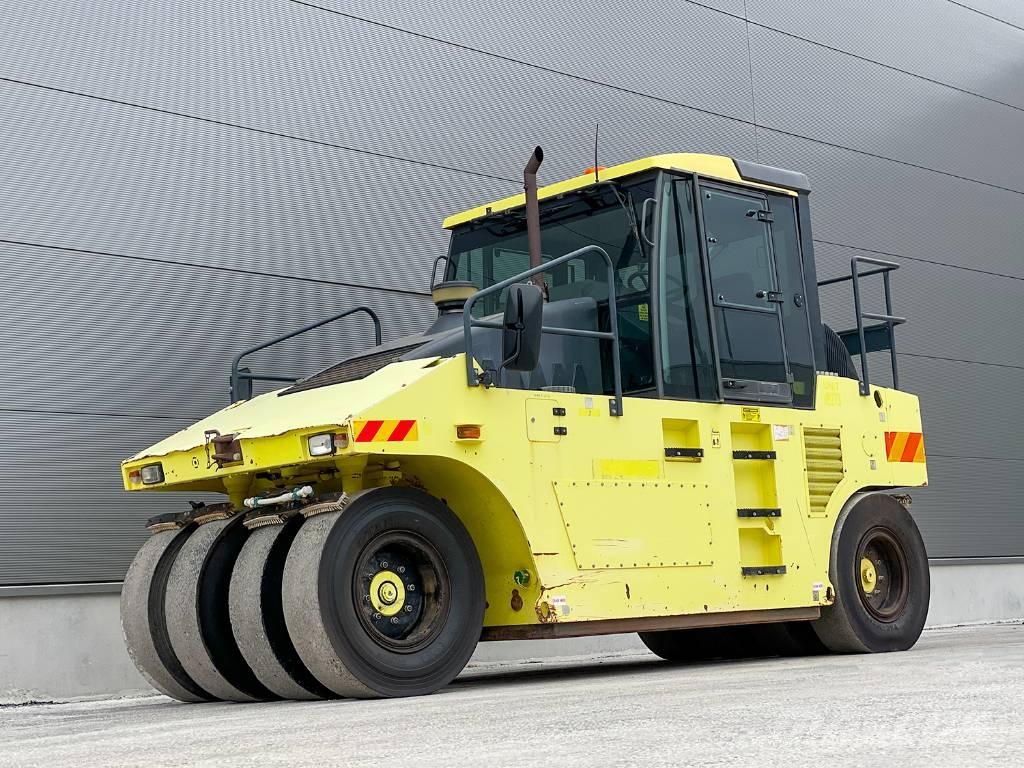 Ammann AP 240 Walce ogumione