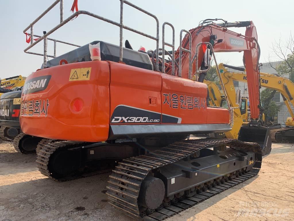 Doosan DX 300 LCA Koparki gąsienicowe