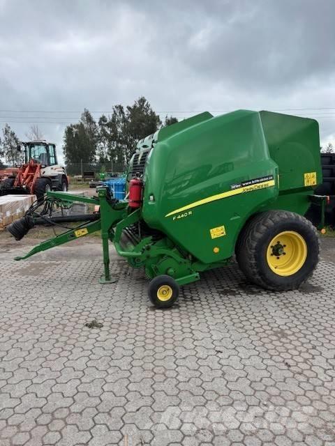 John Deere F 440 R Prasy zwijające
