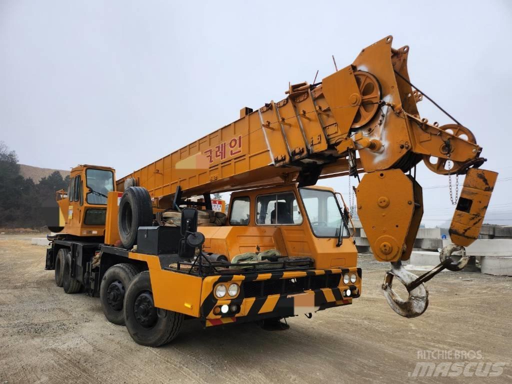 Hyundai HC 50 Żurawie szosowo-terenowe