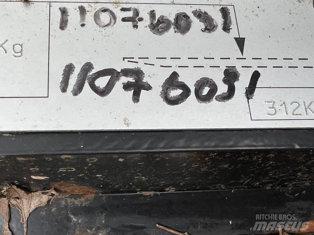 JCB QFIT HEADSTOCK Inny sprzęt do załadunku i kopania