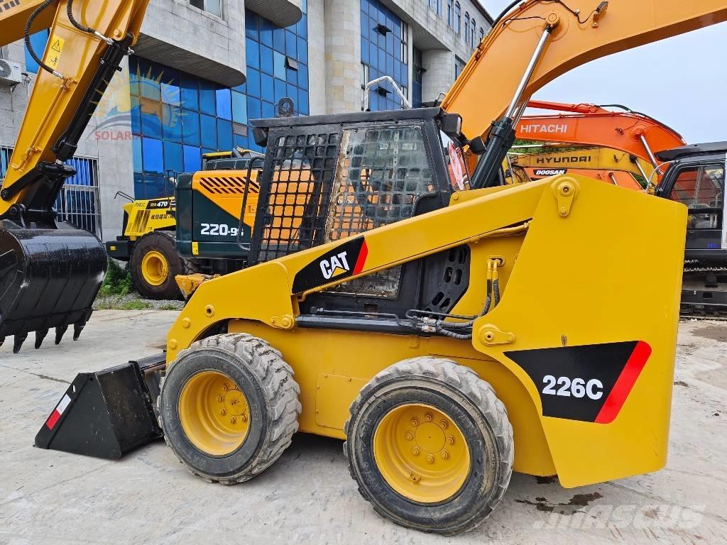 CAT 226 C Ładowarki burtowe