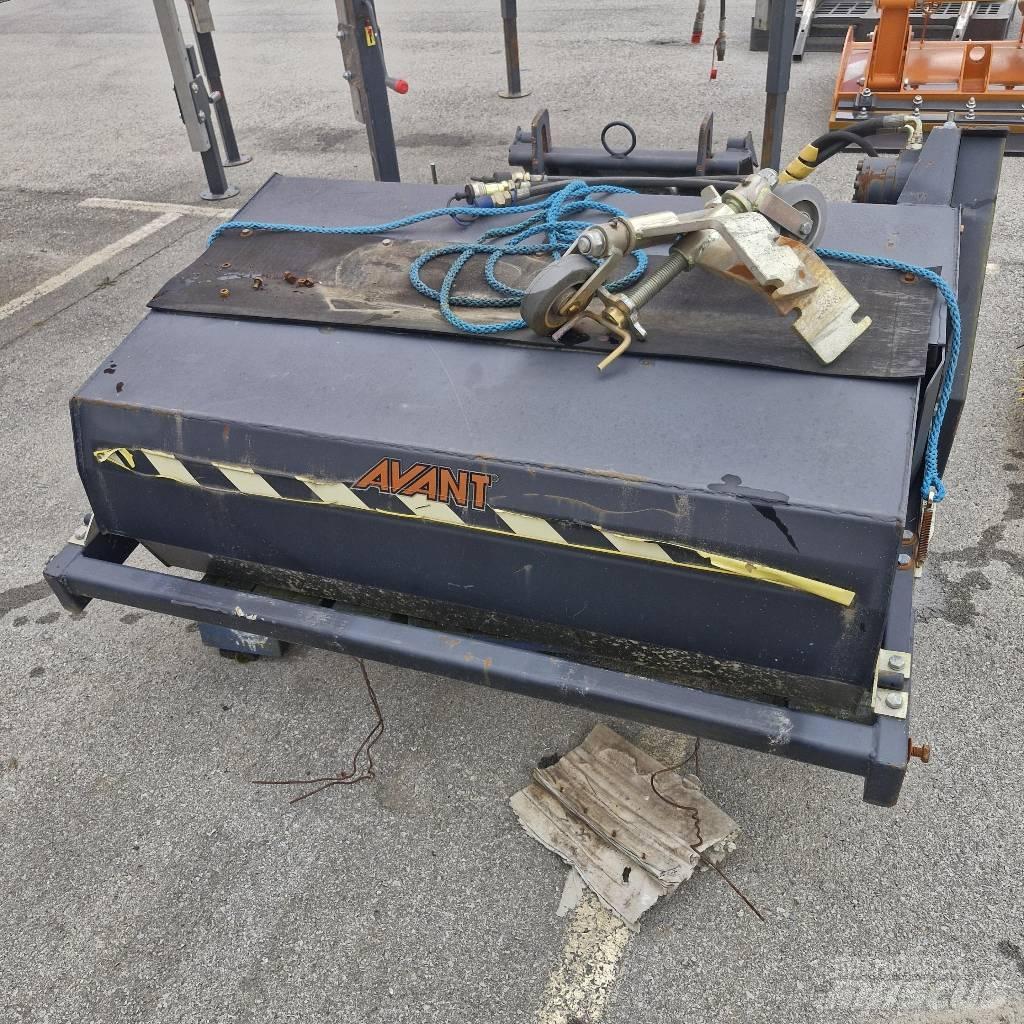 Avant brush A1177 Zamiatarki - Zgarniarki - Odśnieżarki