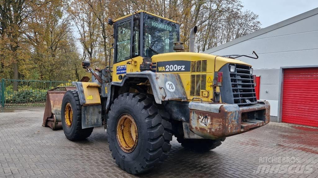 Komatsu WA 200 PZ-6 Ładowarki kołowe