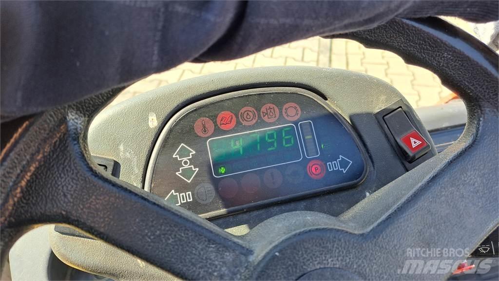 Linde P250 Wózki widłowe samochodowe ciągnące