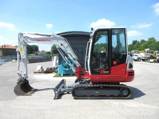 Takeuchi TB 240 Minikoparki
