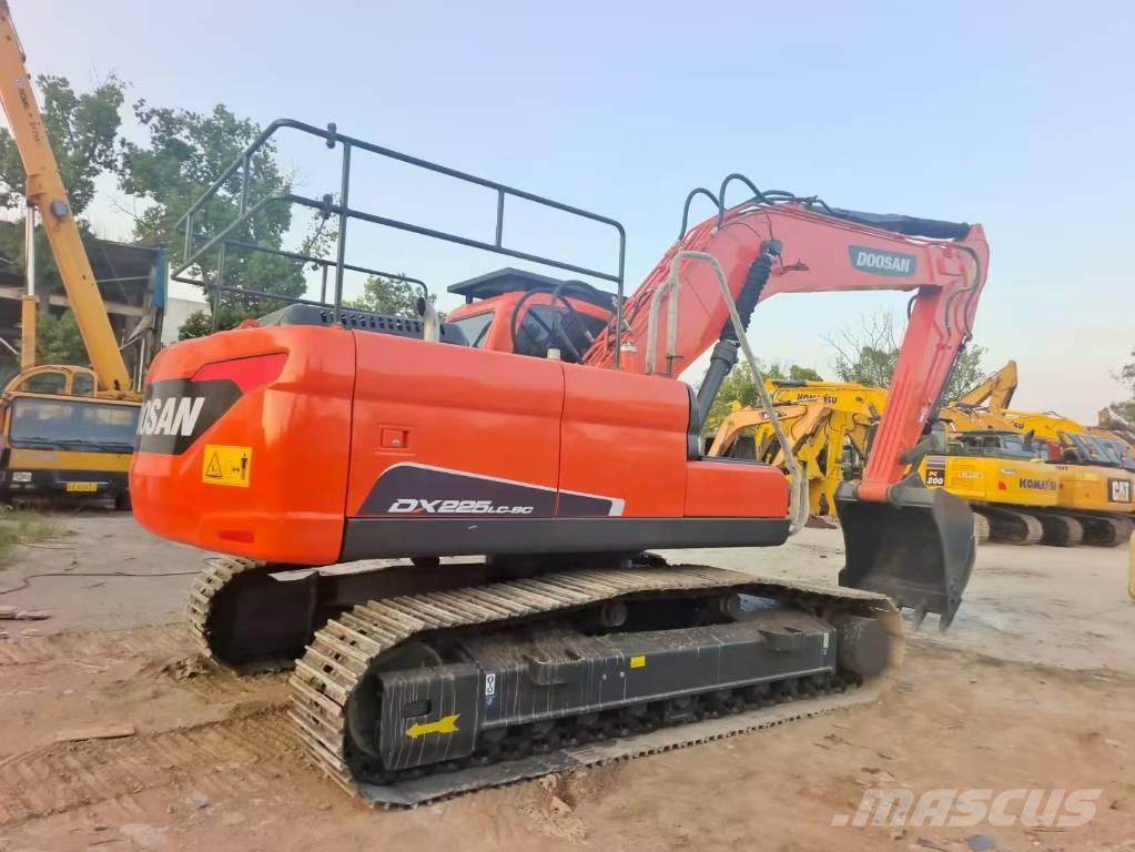 Doosan DX 225 LC-9C Koparki gąsienicowe