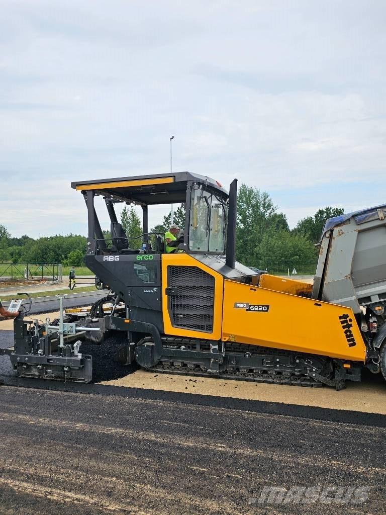 ABG 6820 Rozściełacze do asfaltu