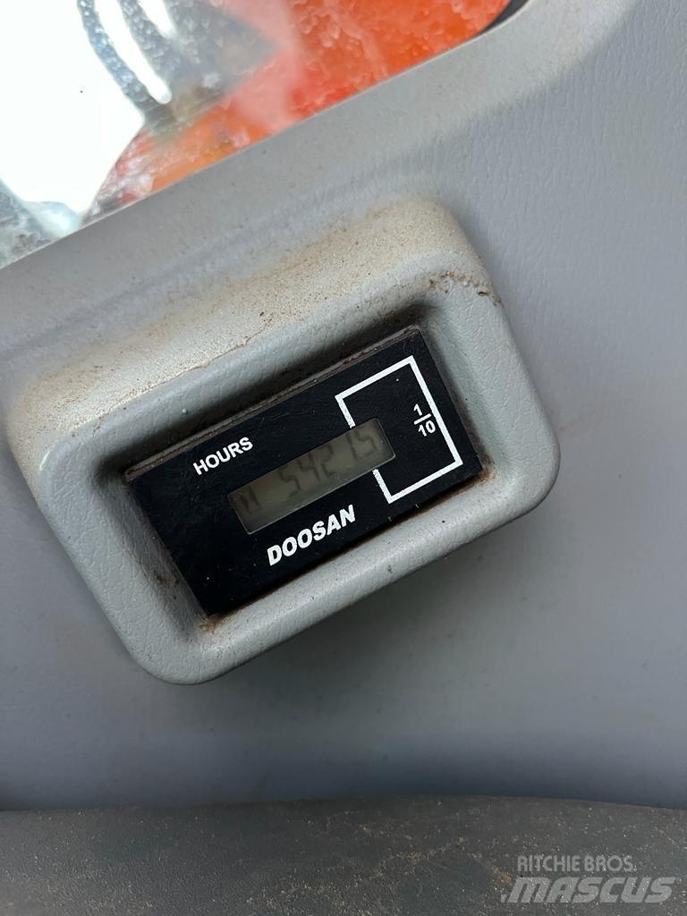 Doosan DX140 LCR Koparki gąsienicowe