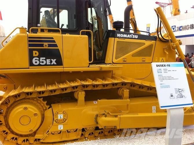Komatsu d65ex-16 Spycharki gąsienicowe