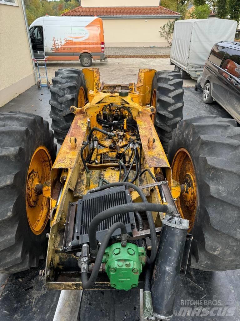 John Deere 540 B Skidery