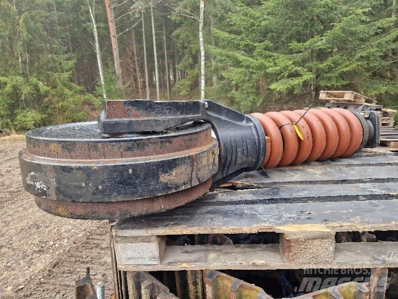 Hitachi ZX 300 Gąsienice, łańcuchy i podwozia