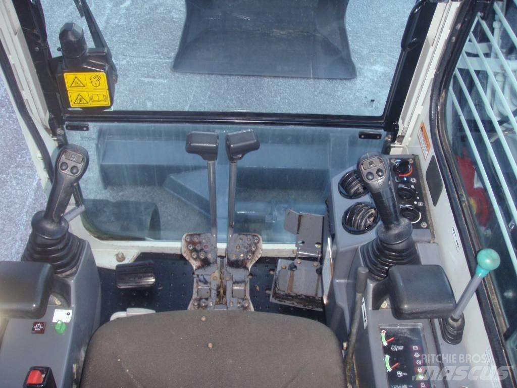 Takeuchi TB153FR Minikoparki