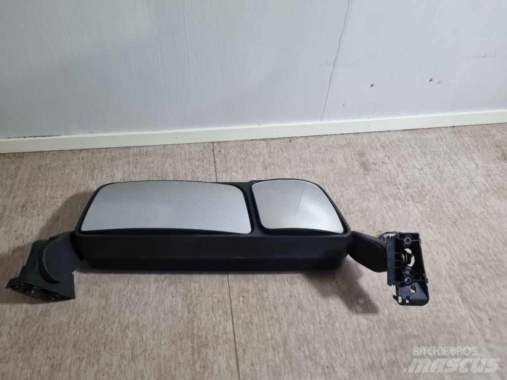 Mercedes-Benz MP4 Ramy i zawieszenie