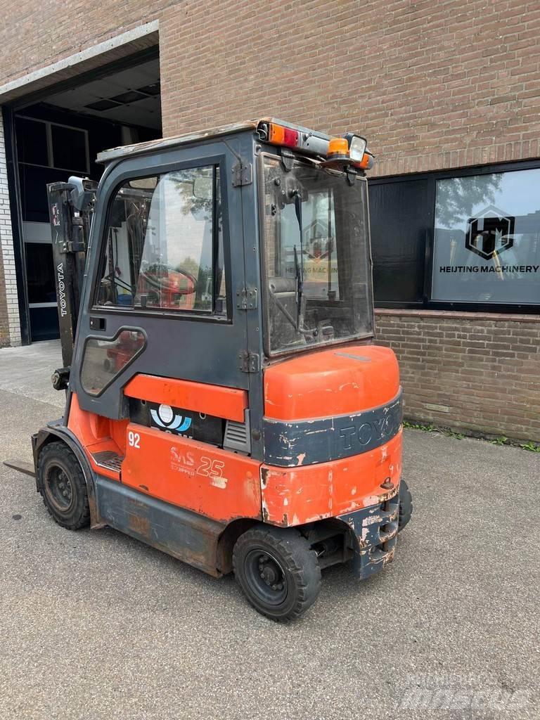 Toyota 7FBMF25 Wózki elektryczne
