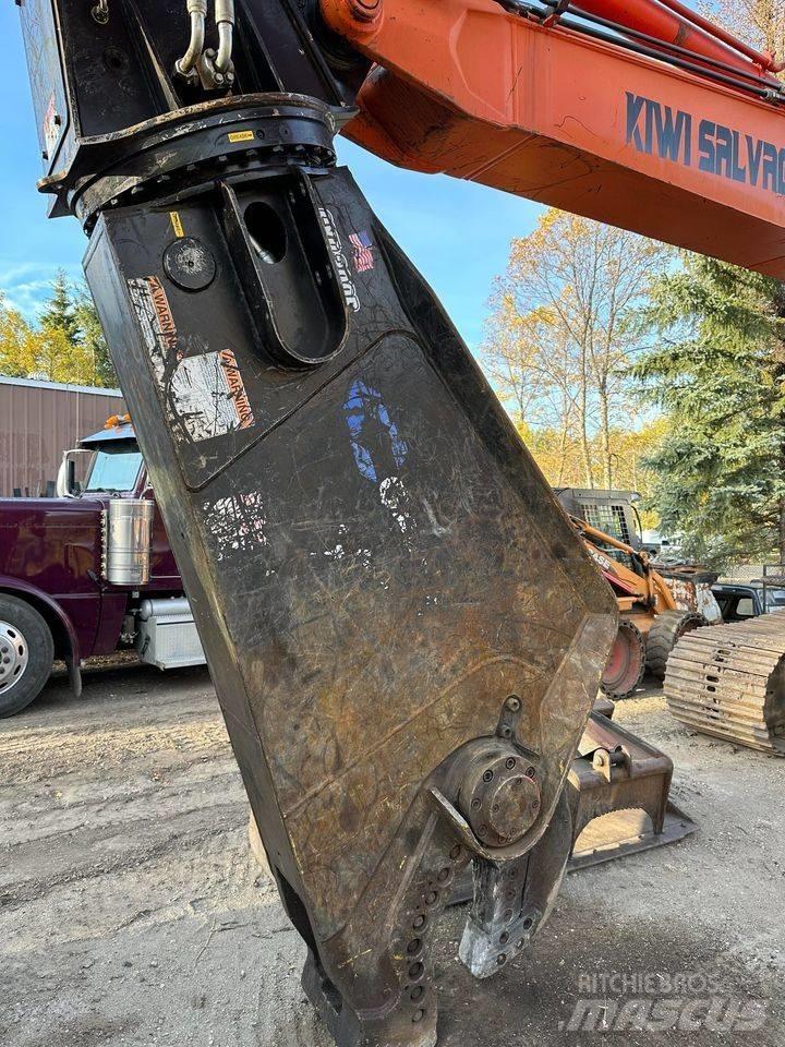 Hitachi EX 200 Koparki wyburzeniowe