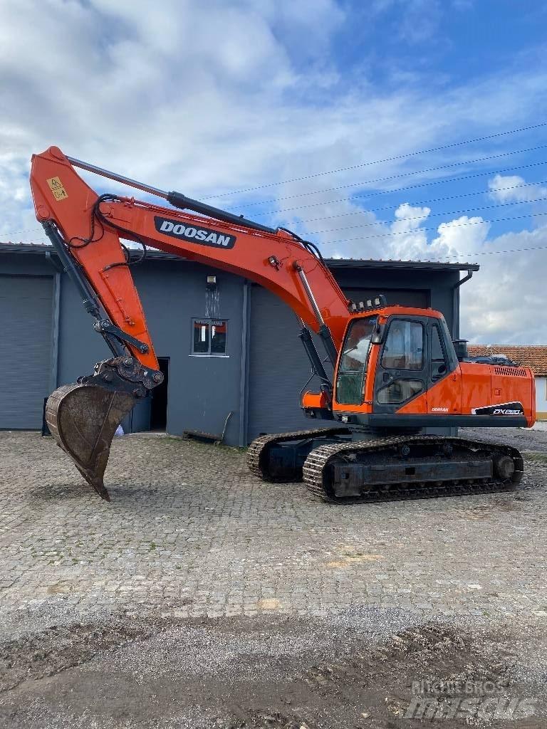 Doosan DX 220 NLC Koparki gąsienicowe