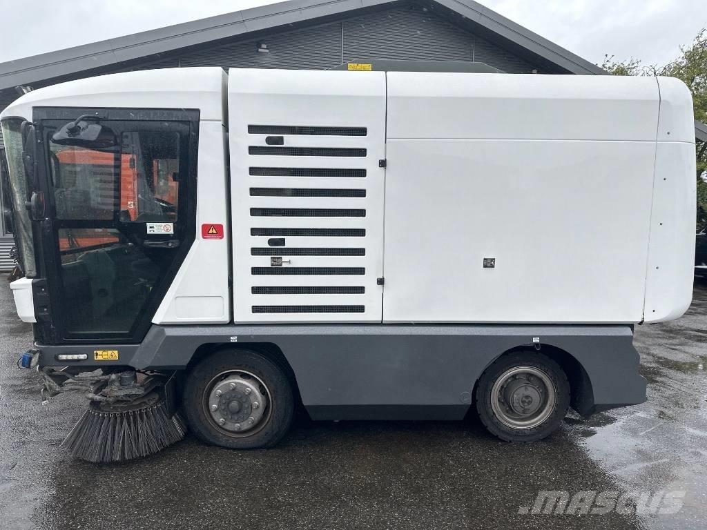 Ravo 540 STH Zamiatarki - Zgarniarki - Odśnieżarki